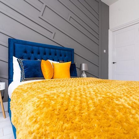 Cheerful 2 Bedroom Homely Apartment, Sleeps 6 Guest Comfy, 3X Double Bed, Parking, Free Wifi, Suitable For Business, Leisure Guest,Glasgow, Glasgow West End, Near City Centre Exterior photo