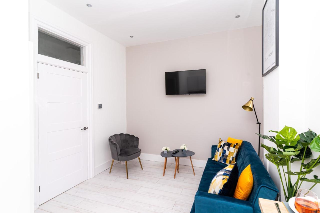 Cheerful 2 Bedroom Homely Apartment, Sleeps 6 Guest Comfy, 3X Double Bed, Parking, Free Wifi, Suitable For Business, Leisure Guest,Glasgow, Glasgow West End, Near City Centre Exterior photo