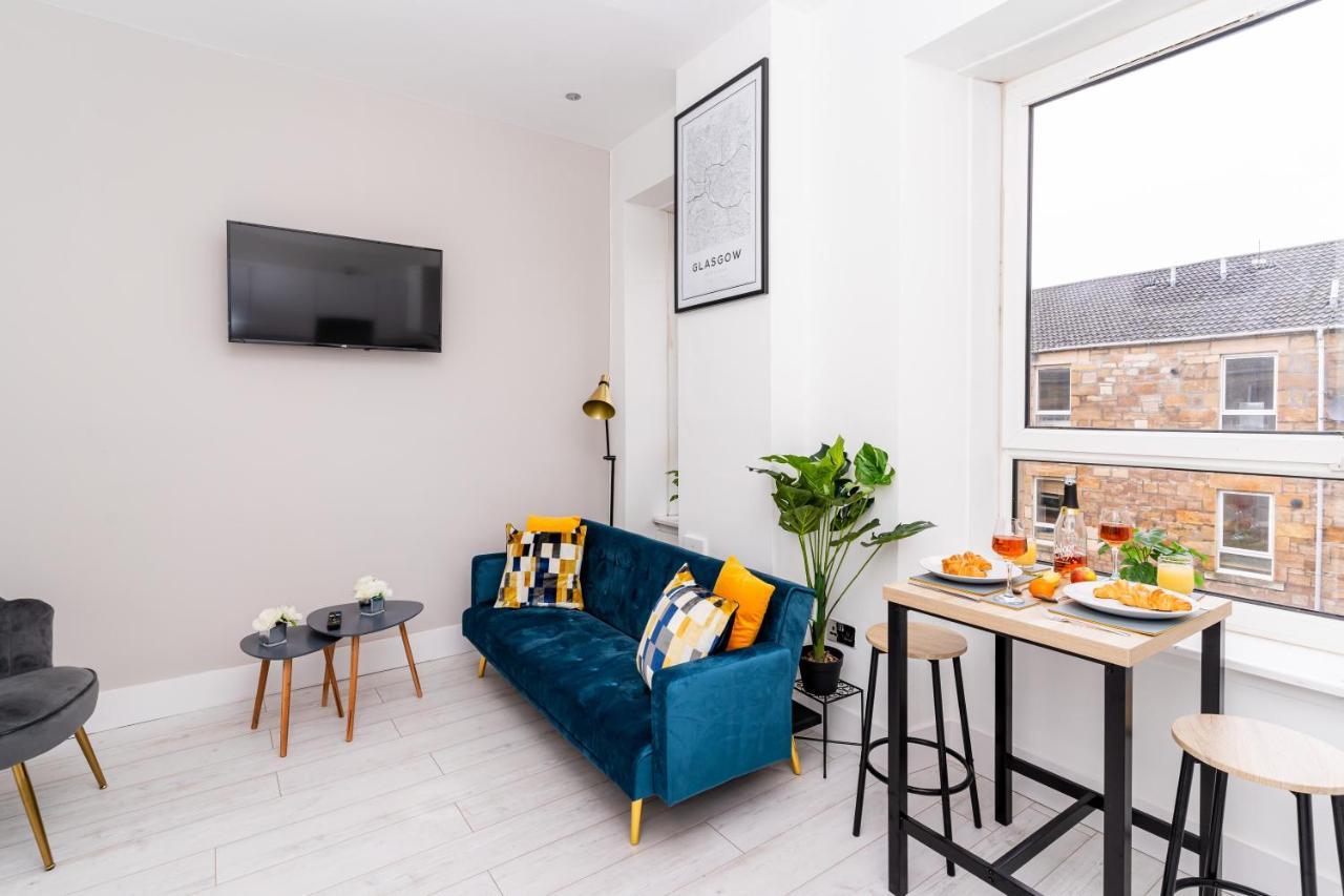 Cheerful 2 Bedroom Homely Apartment, Sleeps 6 Guest Comfy, 3X Double Bed, Parking, Free Wifi, Suitable For Business, Leisure Guest,Glasgow, Glasgow West End, Near City Centre Exterior photo